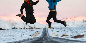 PEOPLE HAVING FUN CAMPING IN ICELAND – PICTURES